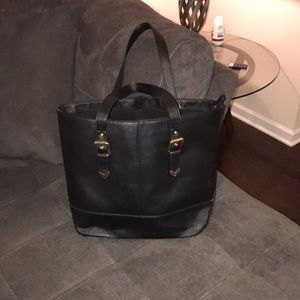 Black shoulder handbag